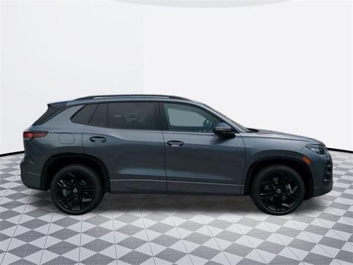 2025 Volkswagen Tiguan 2.0T SE R-Line Black 4MOTION