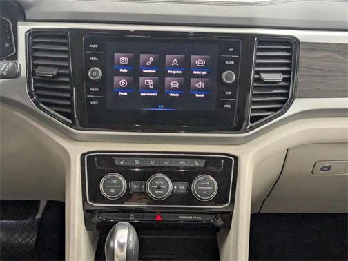 2022 Volkswagen Atlas 2.0T SE w/Technology 4MOTION