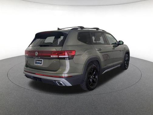 Green 2024 Volkswagen Atlas 2.0T SE w/Technology 4MOTION