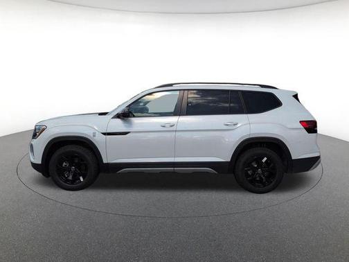 Opal White 2026 Volkswagen Atlas Peak Edition