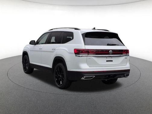 Opal White 2026 Volkswagen Atlas 2.0T SE w/Technology 4MOTION