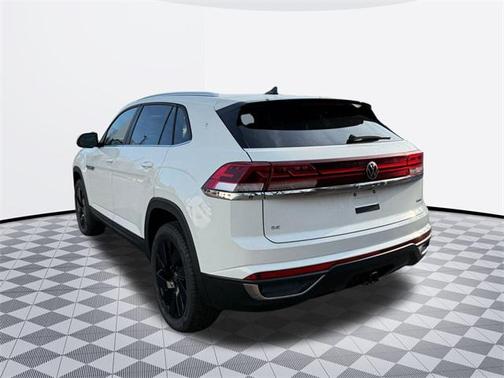 2025 Volkswagen Atlas Cross Sport 2.0T SE w/Technology 4MOTION