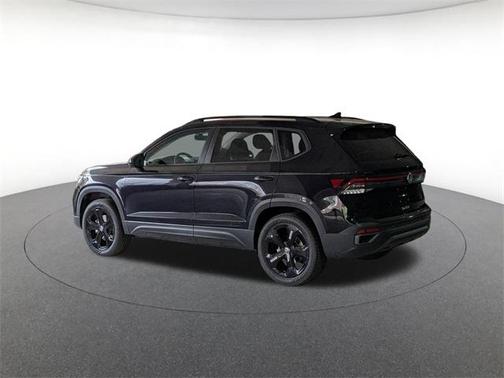 2026 Volkswagen Taos SE Black