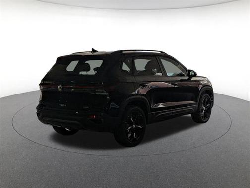 2026 Volkswagen Taos SE Black