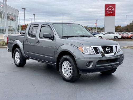 Photo 1 of 3 of 2020 Nissan Frontier SV