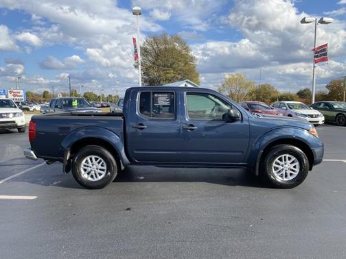 Photo 2 of 3 of 2019 Nissan Frontier SV