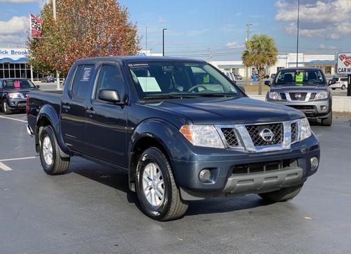 Photo 1 of 3 of 2019 Nissan Frontier SV
