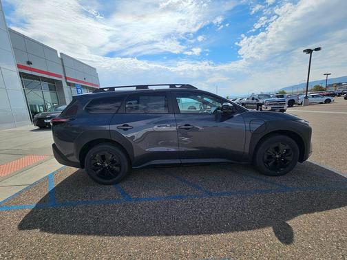Pavement 2026 Toyota bZ Woodland Premium