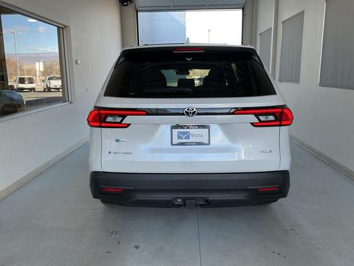 Wind Chill Pearl 2026 Toyota Grand Highlander Hybrid XLE