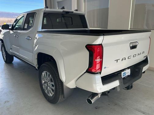 2026 Toyota Tacoma Hybrid Limited