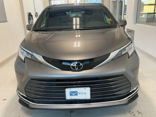 2026 Toyota Sienna Limited