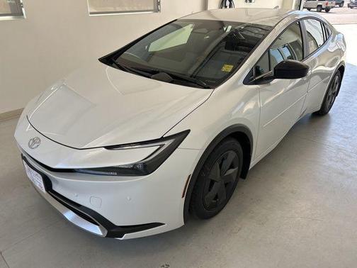 2025 Toyota Prius Plug-In Hybrid SE