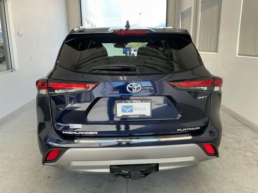 Blueprint 2026 Toyota Highlander Hybrid Platinum