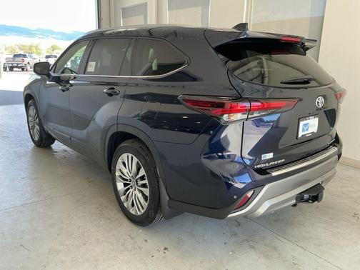 Blueprint 2026 Toyota Highlander Hybrid Platinum