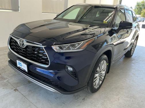 Blueprint 2026 Toyota Highlander Hybrid Platinum