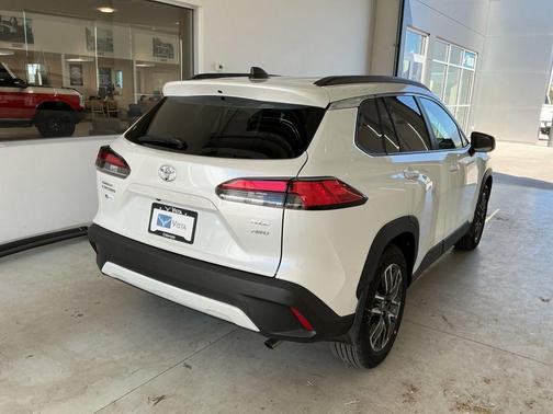 Pearl 2026 Toyota Corolla Cross XLE