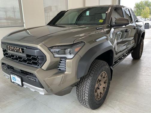 Bronze Oxide 2026 Toyota Tacoma Hybrid Trailhunter