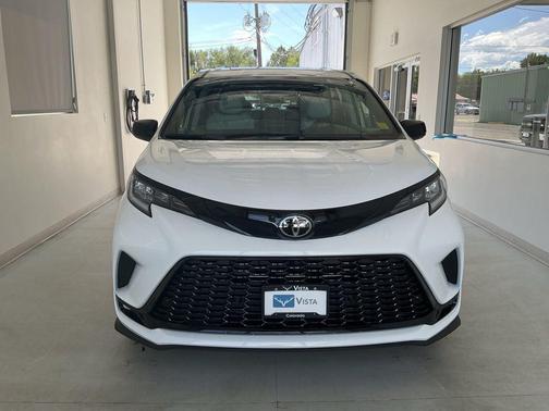 Ice Cap 2026 Toyota Sienna XSE 7 Passenger