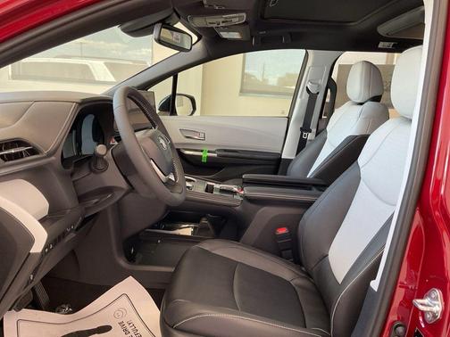 Ruby Flare Pearl 2026 Toyota Sienna XSE 7 Passenger