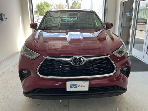 Ruby Flare Pearl 2026 Toyota Highlander Hybrid Limited