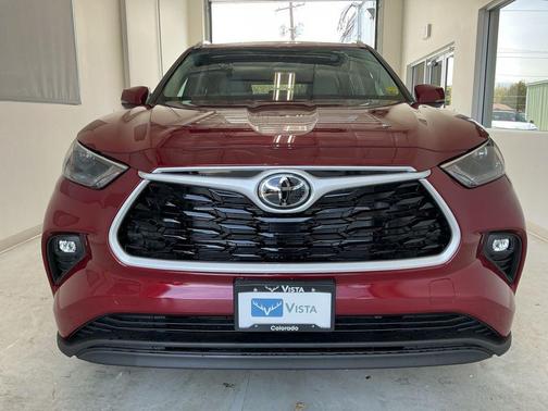 Ruby Flare Pearl 2026 Toyota Highlander Hybrid XLE