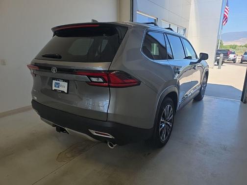 Heavy Metal 2026 Toyota Grand Highlander Hybrid Platinum MAX