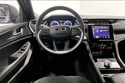 Diamond Black 2025 Jeep Grand Cherokee Laredo X
