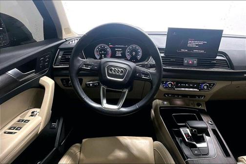 Mythos Black Metallic 2024 Audi Q5 45 S line quattro Premium