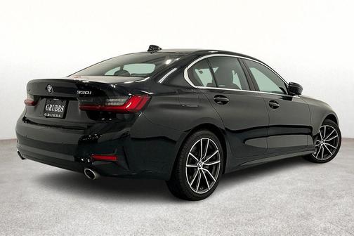 2022 BMW 330 i xDrive