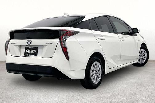 Blizzard Pearl 2018 Toyota Prius One