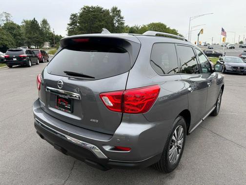 2019 Nissan Pathfinder S