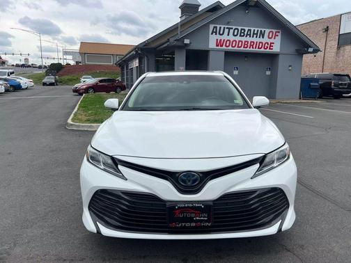 2018 Toyota Camry Hybrid SE