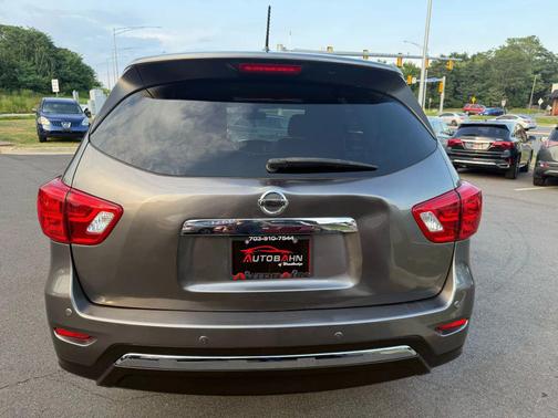 2017 Nissan Pathfinder SV