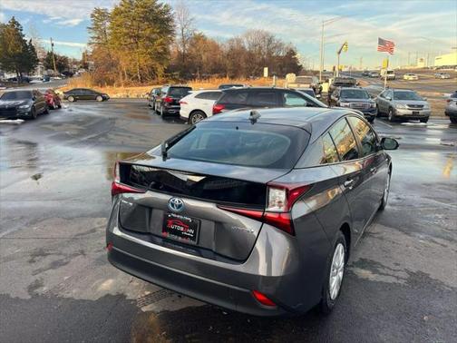 2022 Toyota Prius LE