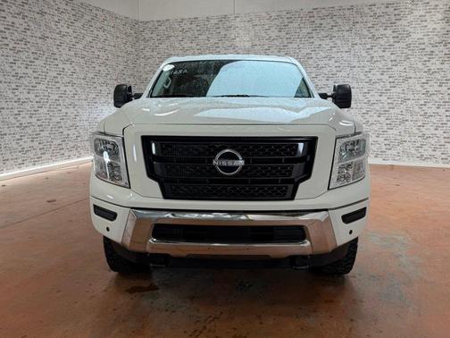 2023 Nissan Titan XD SV