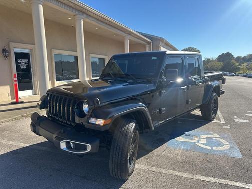 2022 Jeep Gladiator Sport S