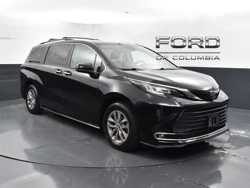 2022 Toyota Sienna XLE 7 Passenger