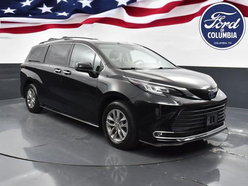 2022 Toyota Sienna XLE 7 Passenger