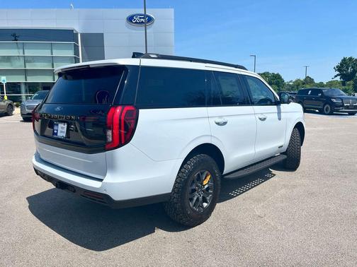 Space Silver Metallic 2026 Ford Expedition Tremor
