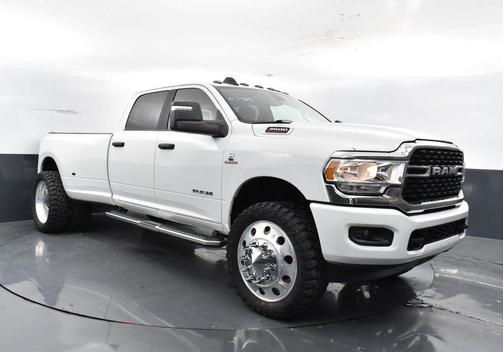 2024 RAM 3500 Big Horn Crew Cab 4x4 8' Box