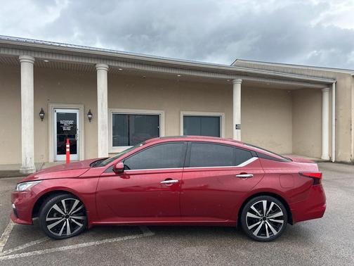 2020 Nissan Altima Platinum FWD