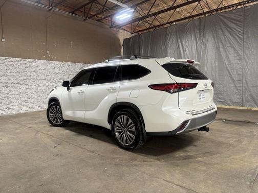 2021 Toyota Highlander Platinum