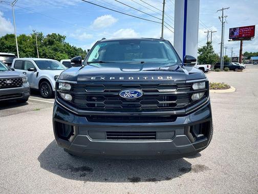 Agate Black Metallic 2026 Ford Expedition Active