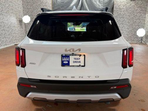 Glacial White Pearl 2022 Kia Sorento EX