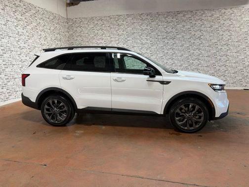 Glacial White Pearl 2022 Kia Sorento EX