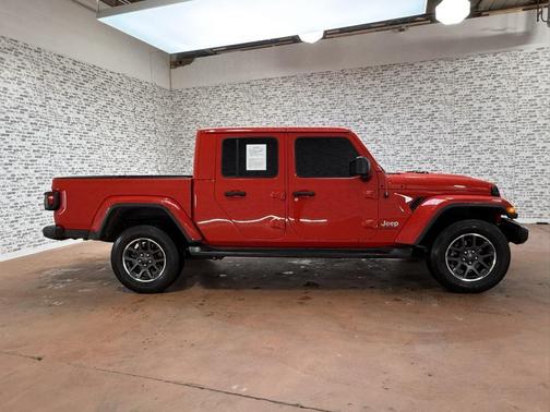 2022 Jeep Gladiator Overland