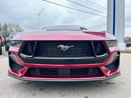 Molten Magenta Metallic Tinted Clearcoat 2026 Ford Mustang GT Premium