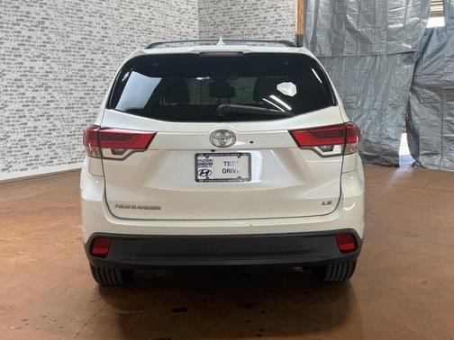 2017 Toyota Highlander LE Plus