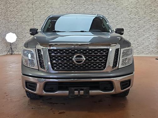 2018 Nissan Titan SV