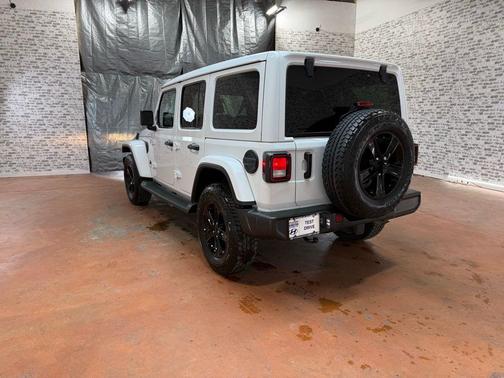 2023 Jeep Wrangler 4-Door Sahara Altitude 4x4